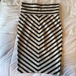 Stripe pencil skirt